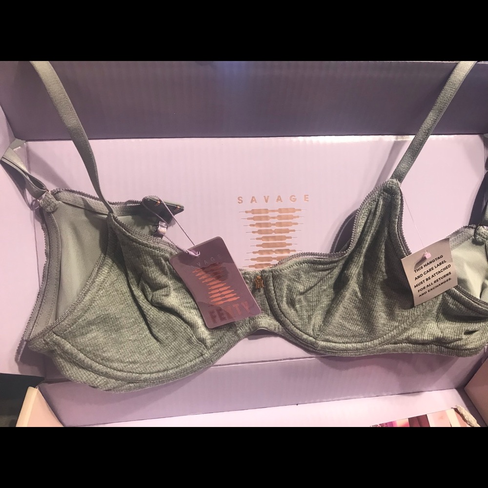 Bras - Picture 2 of 3